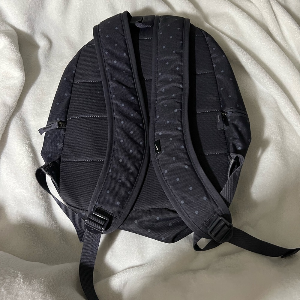 Nike Backpack 🎒 - Picture 2 of 2